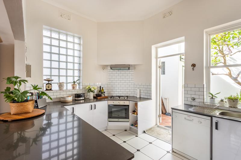 To Let 2 Bedroom Property for Rent in Tamboerskloof Western Cape